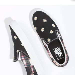 NEW Vans Classic Slip-On Shoes women’s size: 6.5